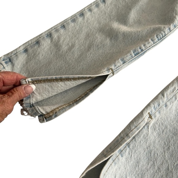 Good American Distressed Bootcut Split Hem Jeans Sz 2/26 - Picture 12 of 16